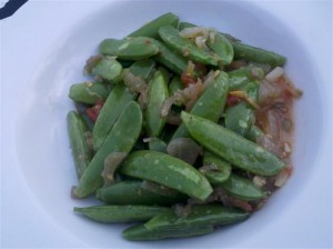 Snap peas with pickled veggies & sauce